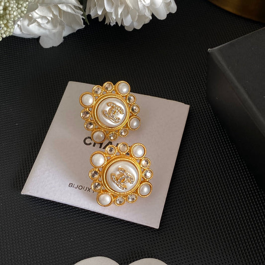 Boucles d'oreilles clous vintage Perle de cristal