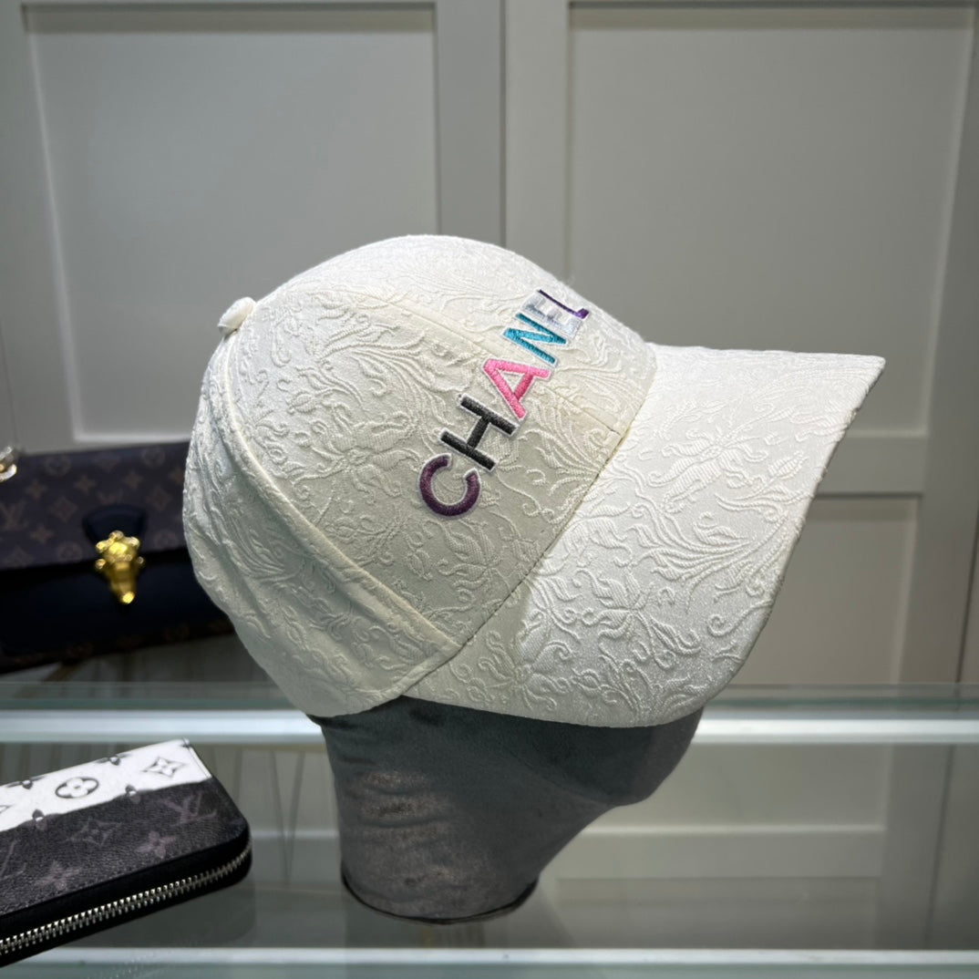 Gorra de béisbol bordada colorida con patrón 3D