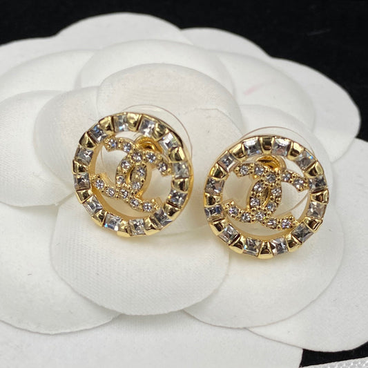 Boucles d'oreilles clous alphabet en zircon scintillant