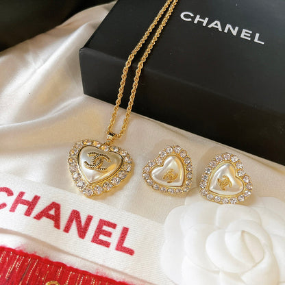 Conjunto de pendientes y collar de corazón con perlas y diamantes vintage