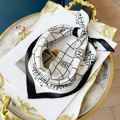 Foulard en soie élégant losange carré