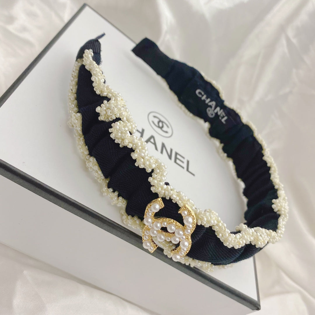 Diadema elegante de perlas