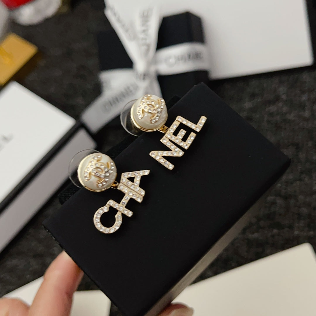 Pendientes de botón de oro Pearly Whi