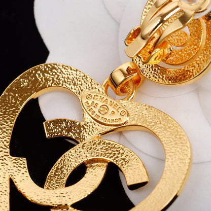 Boucle d'oreille rétro en forme de cœur