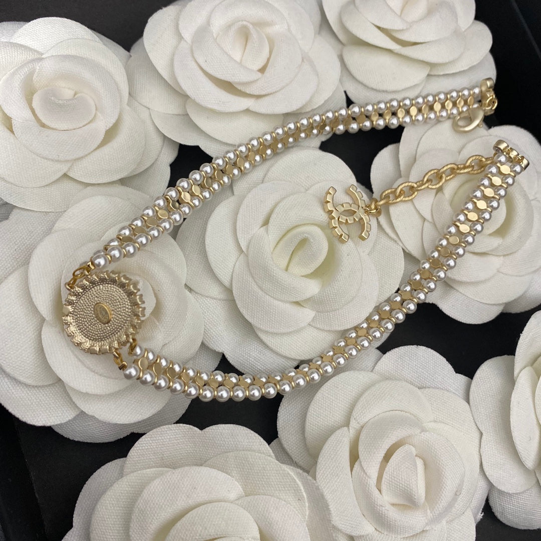 Gargantilla con doble perla y diamantes