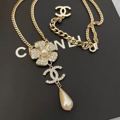 Collar de Moda con Dije de Flor
