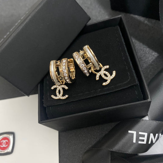 Boucles d'oreilles tendance avec strass