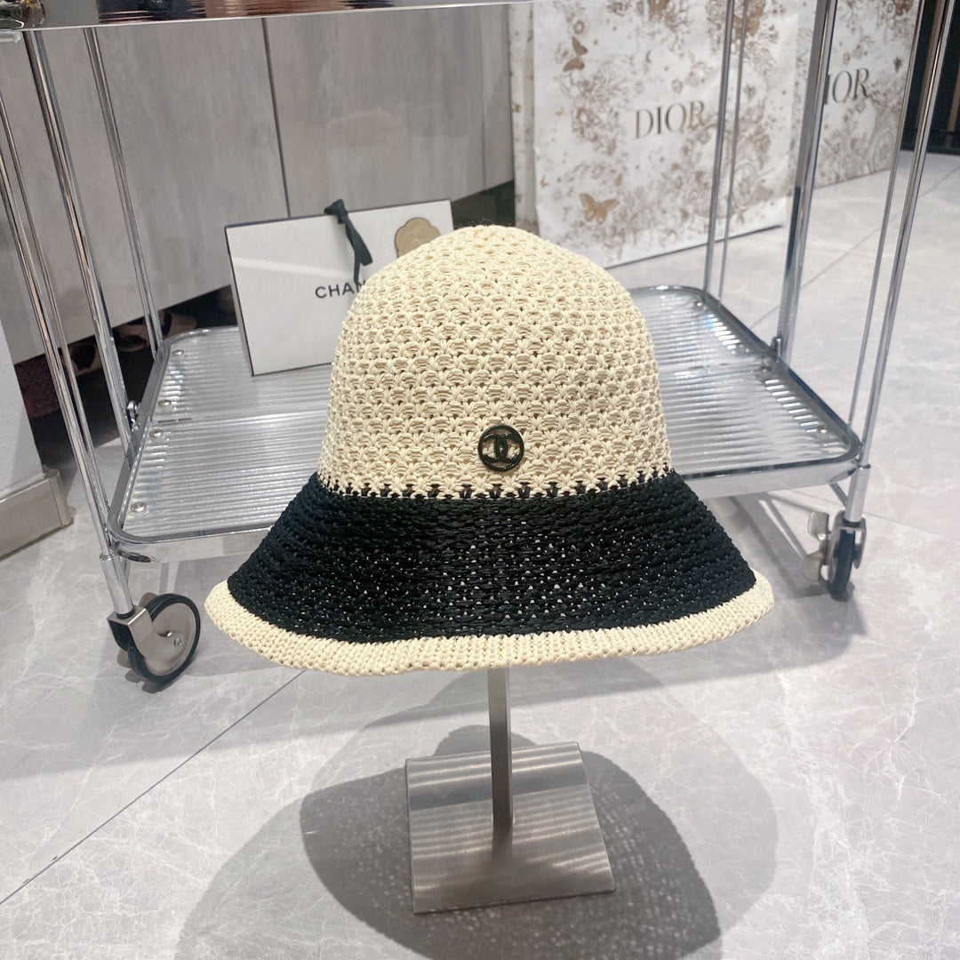 Sombrero tipo pescador de paja a la moda
