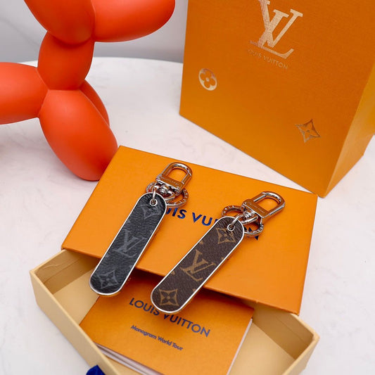 Porte-clés Monogram Skateboard en cuir
