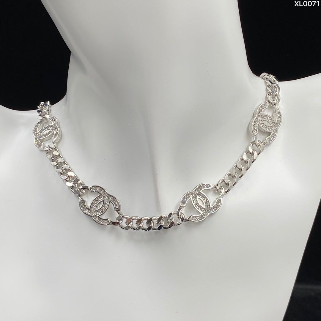 Collar de circonita de doble C