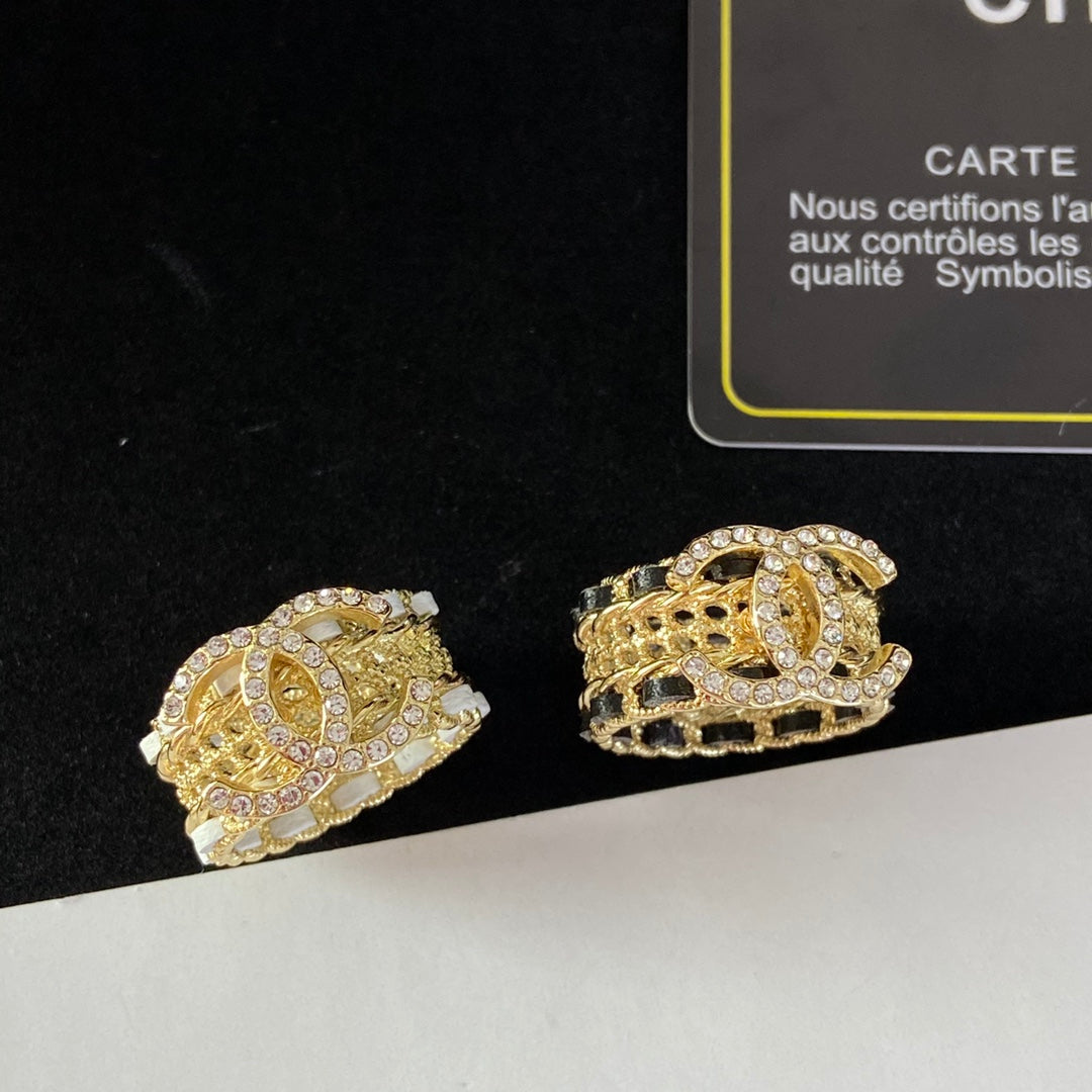 Anillo de cuero con temperamento fuerte