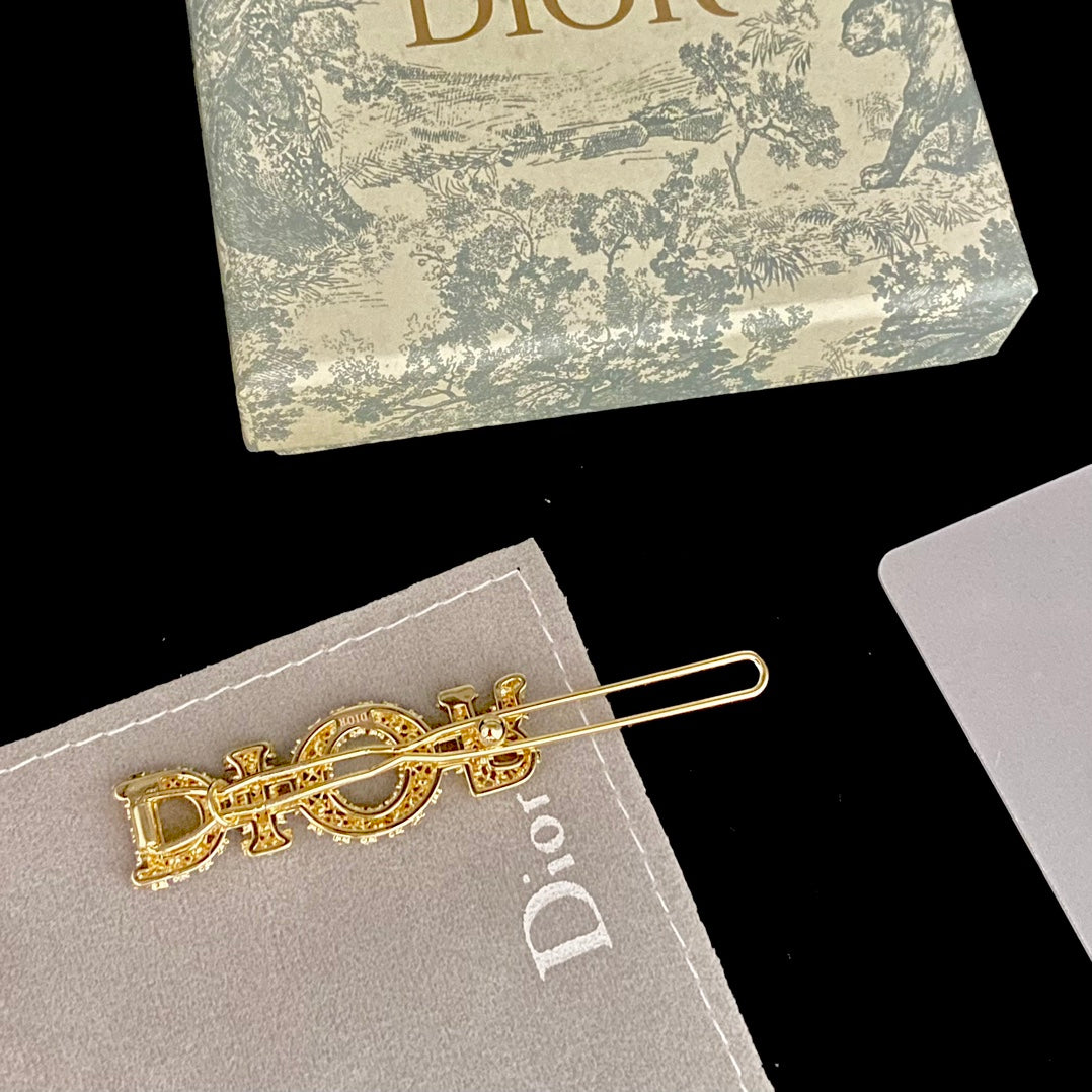 Pinza para el pelo de oro con diamantes