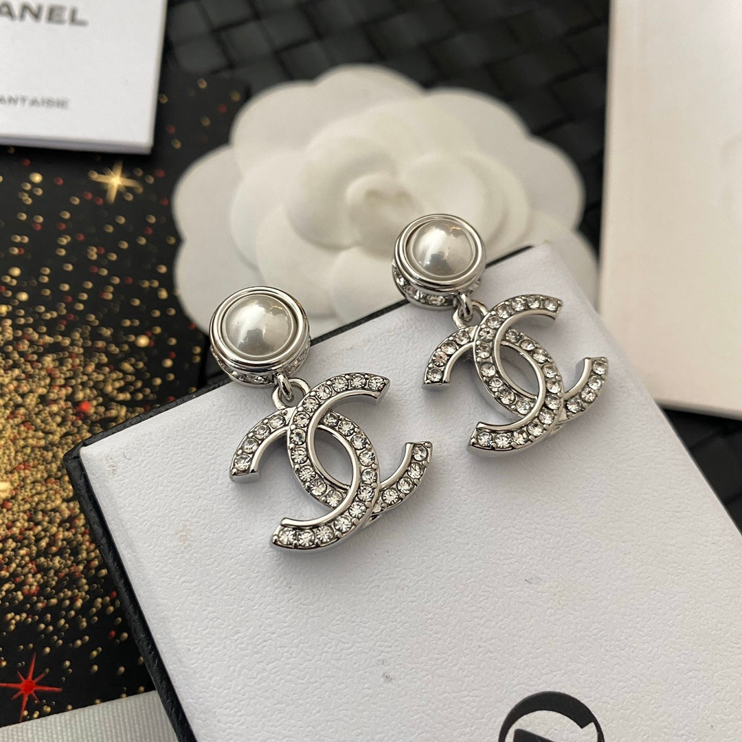 Pendientes de perlas y diamantes