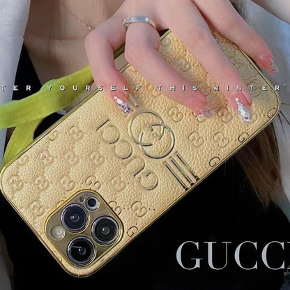 Estuche de cuero con bronceado electrolítico