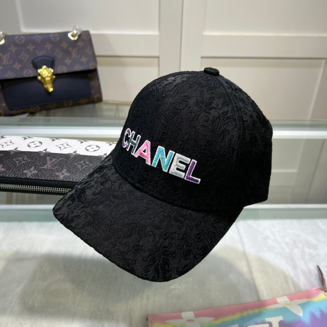 Gorra de béisbol bordada colorida con patrón 3D