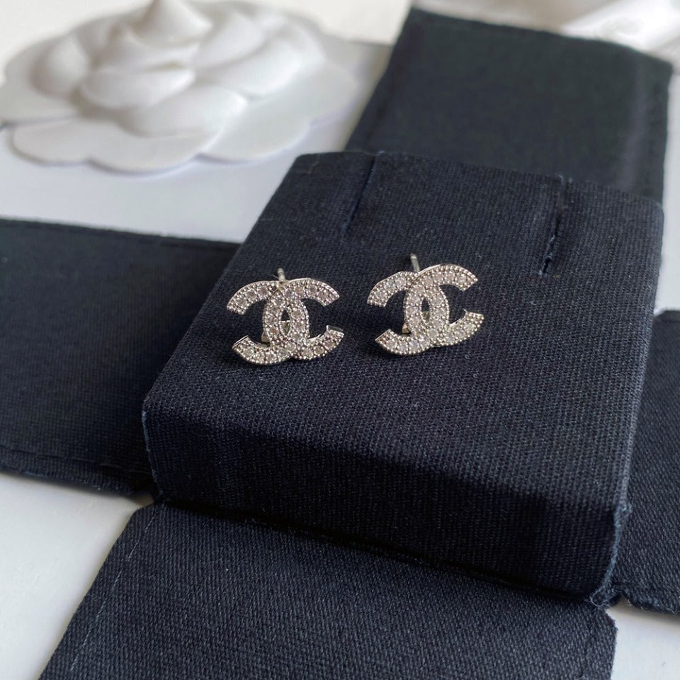 Pendientes brillantes para combinar con todo