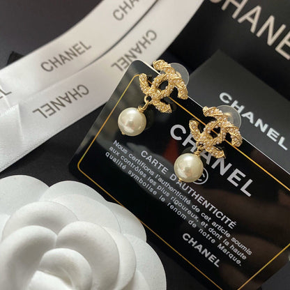 Boucles d'oreilles classiques en perles