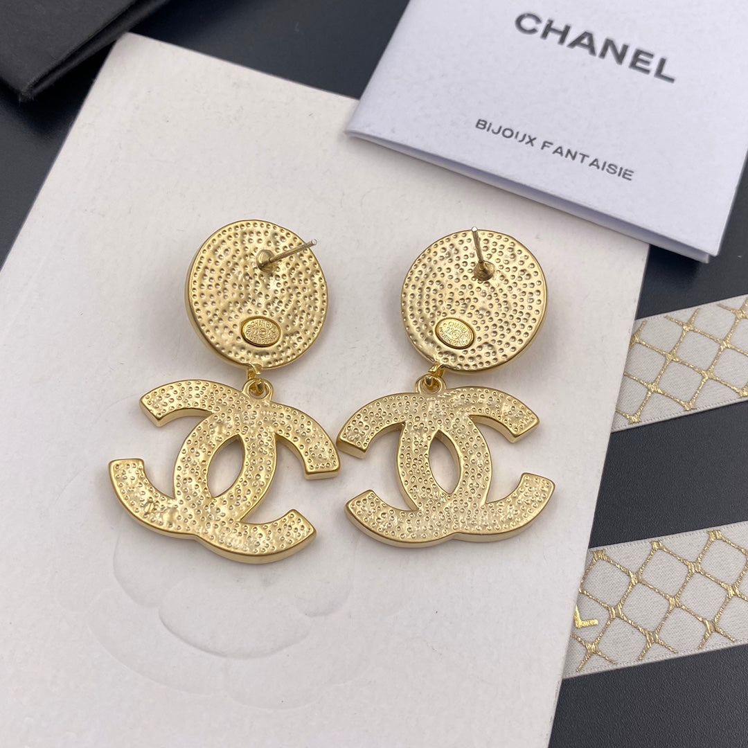 Pendientes colgantes de letras de diamante con temperamento