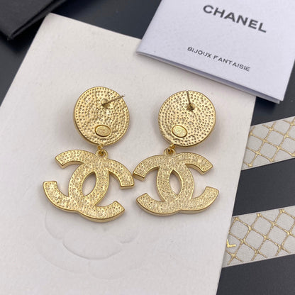 Pendientes colgantes de letras de diamante con temperamento
