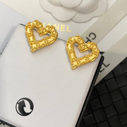 Pendientes vintage de corazón dorado