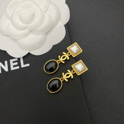 Boucles d'oreilles vintage élégantes cousues