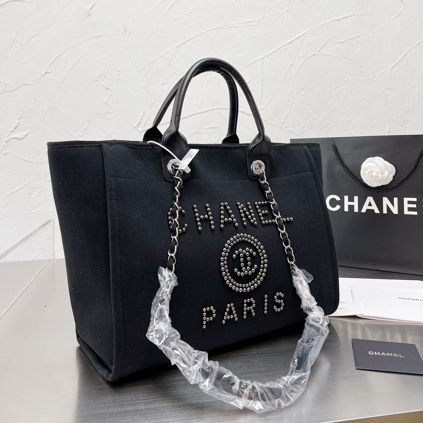 Bolso de playa bordado con perlas