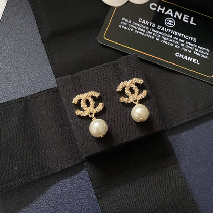 Boucles d'oreilles classiques en perles