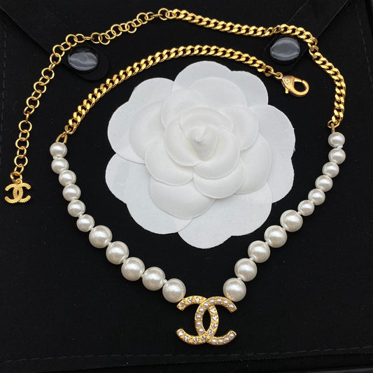 Collier de perles à points de chaînette créatifs