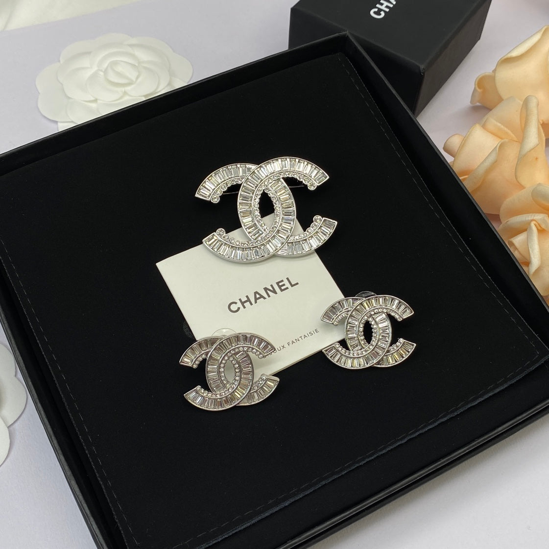 Broche y Pendientes de Plata con Baguettes de Cristal