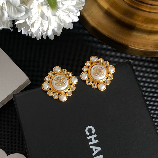 Boucles d'oreilles clous vintage Perle de cristal