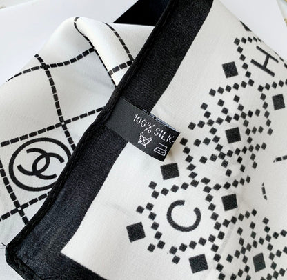 Foulard en soie élégant losange carré