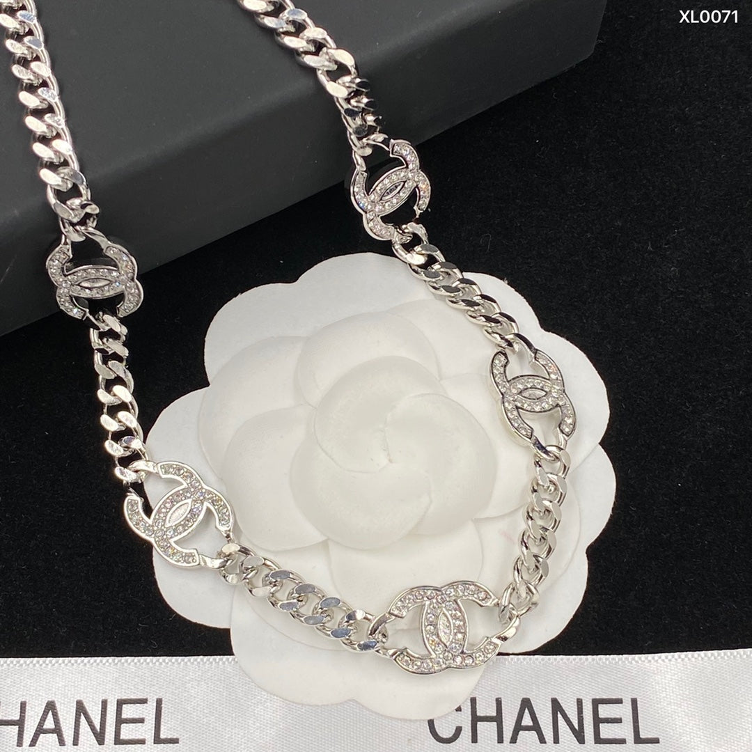 Collar de circonita de doble C