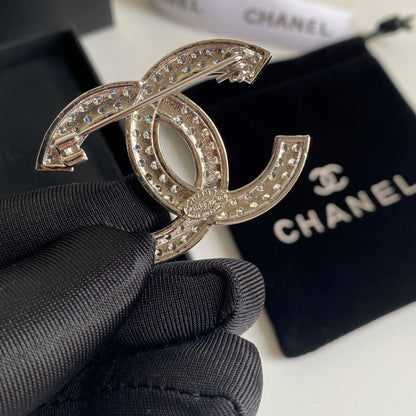 Broche de diamantes estilo temperamento