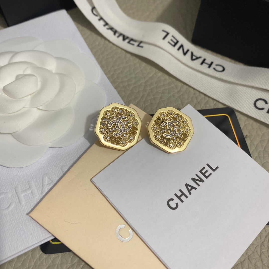 Pendientes de botón de flores de diamante premium