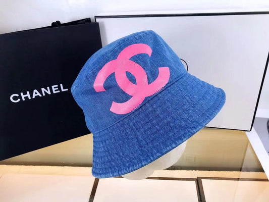 Sombrero de pescador de mezclilla con estampado doble C