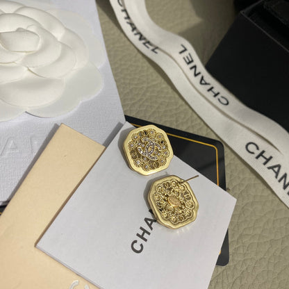 Pendientes de botón de flores de diamante premium