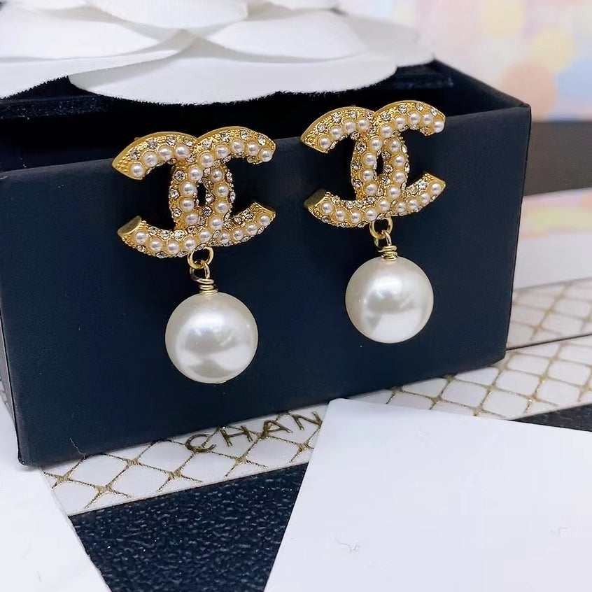 Pendientes Clásicos de Perlas