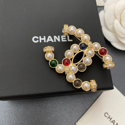 Broche de Perlas y Diamantes de Colores
