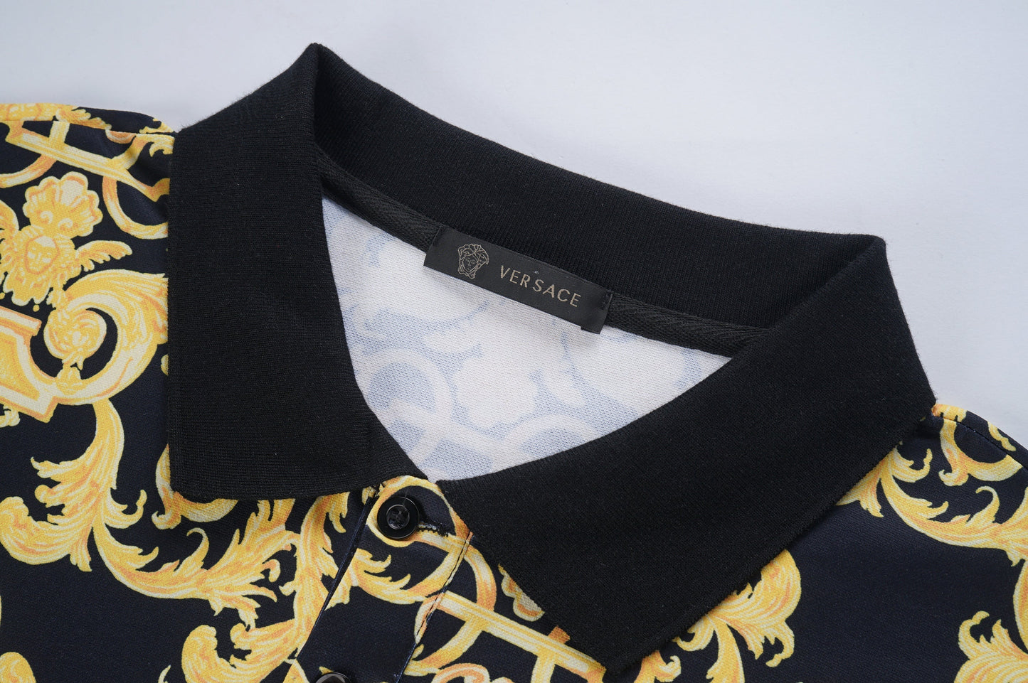 Polo de lujo estampado
