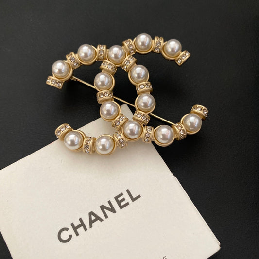 Broche classique de mode en perles