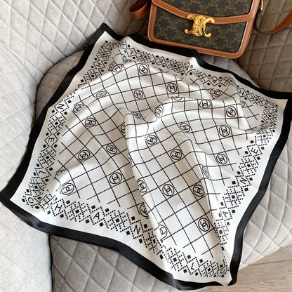 Foulard en soie élégant losange carré