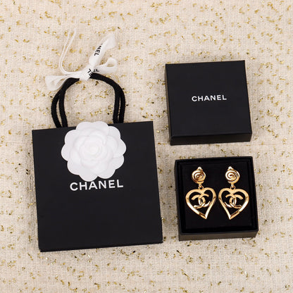 Boucle d'oreille rétro en forme de cœur