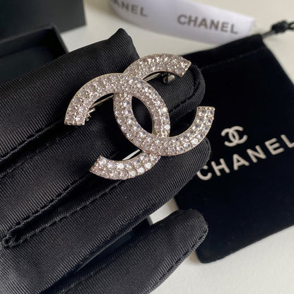 Broche de diamantes estilo temperamento