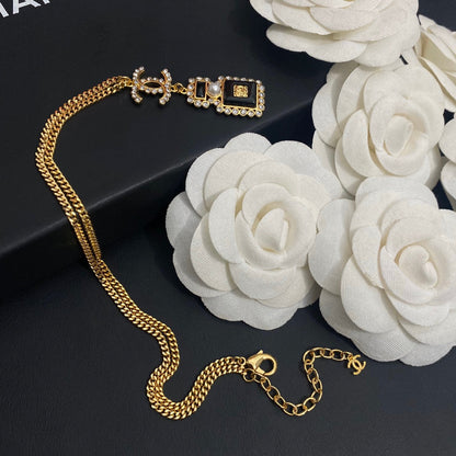 Collier Flacon de Parfum en Diamant