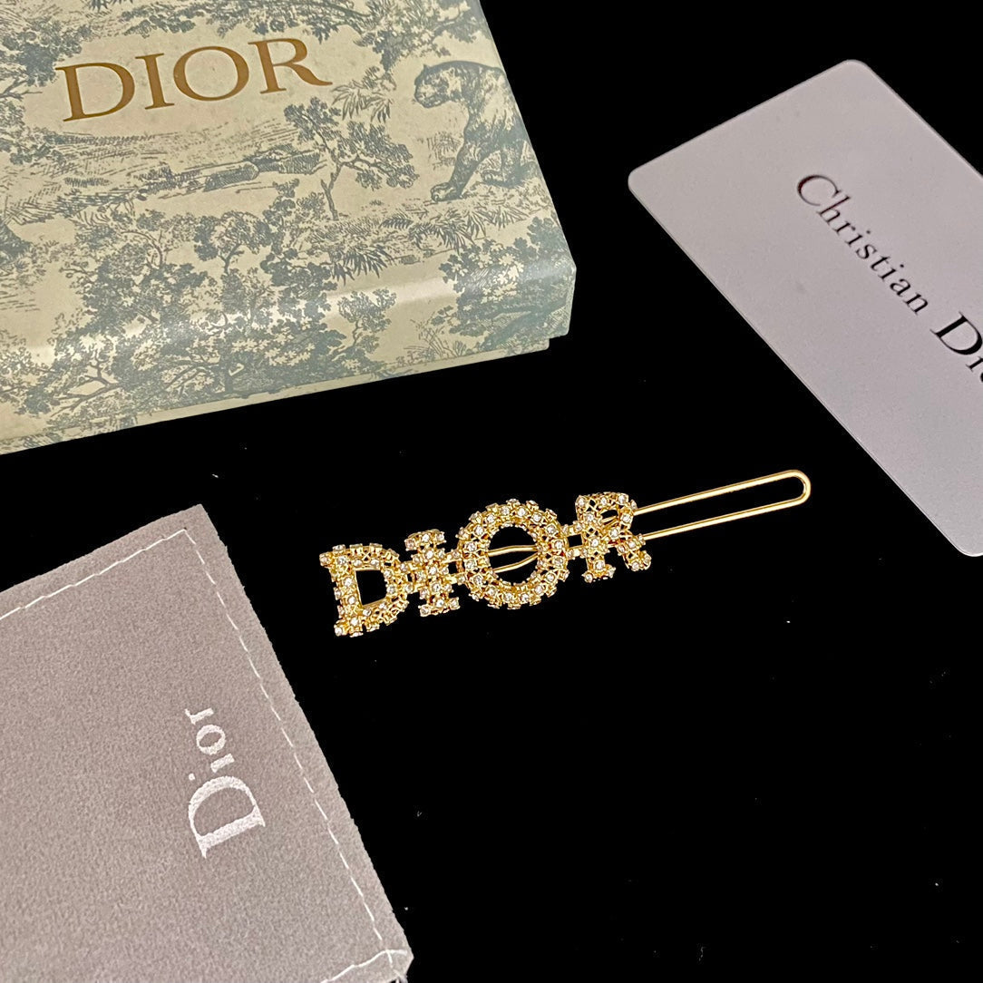 Pinza para el pelo de oro con diamantes