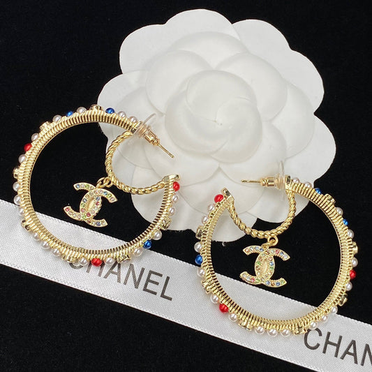 Boucles d'oreilles créoles grandes perles colorées