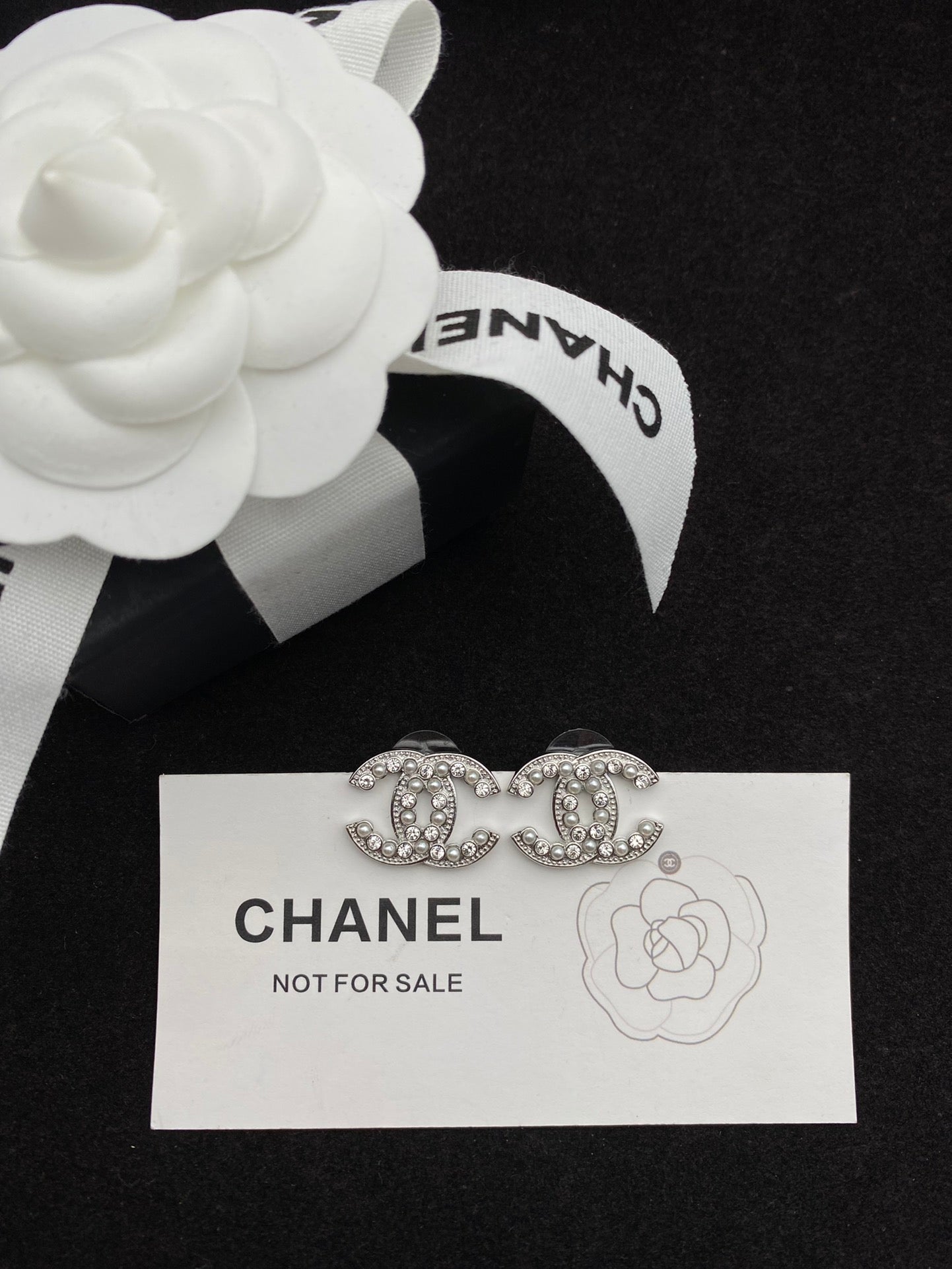 Pendientes de doble C de perlas y diamantes