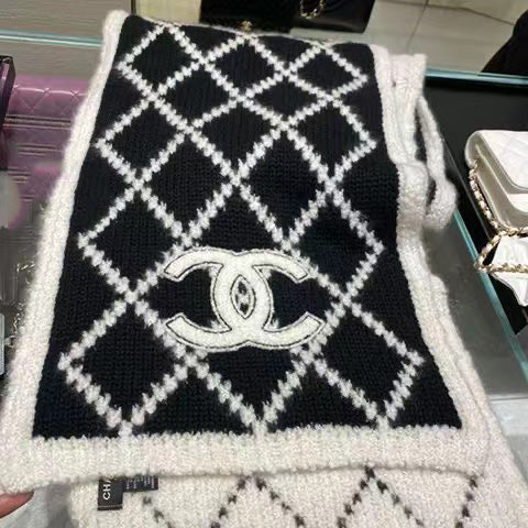 Foulard ou châle en cachemire losanges élégants