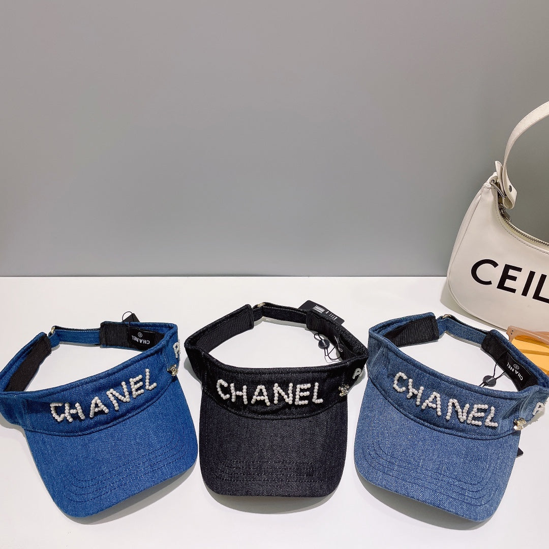 Gorra vacía vaquera con perlas del abecedario