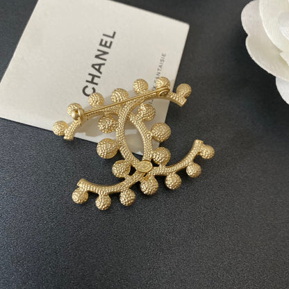 Broche de moda clásico